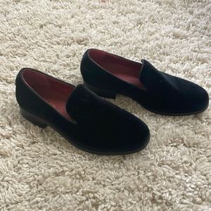 Santino Kids Boys Size 4 Black Velvet Lofers